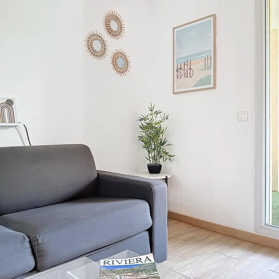 Apartment Appartement Avec Grande Terrasse Saint-Laurent-du-Var